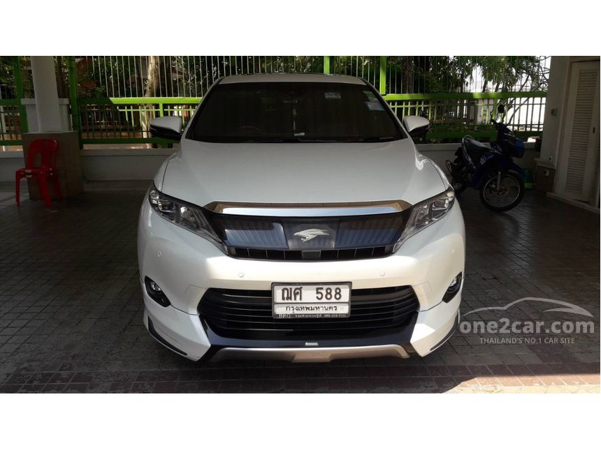 Toyota harrier hybrid 2015