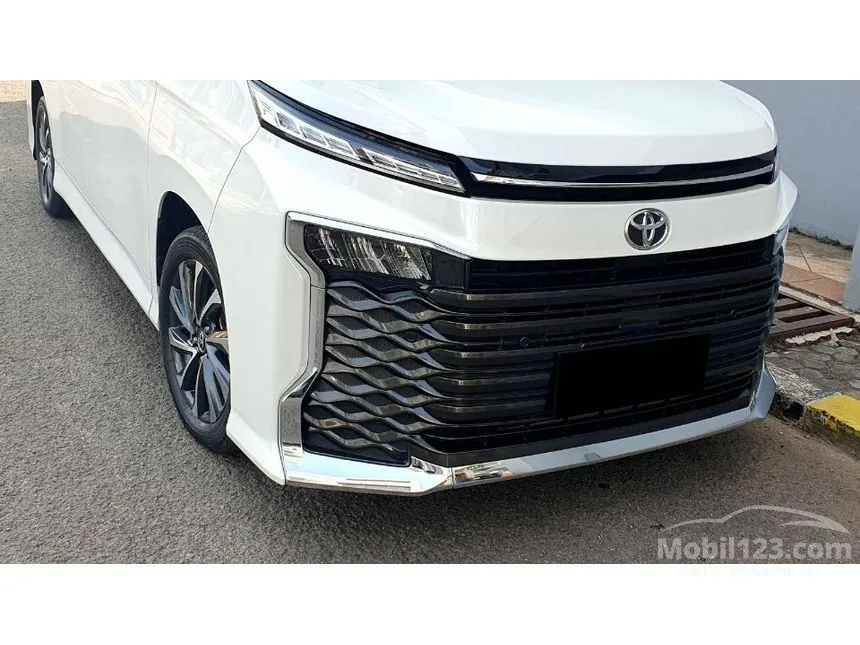 2024 Toyota Voxy (Non Premium Color) MPV