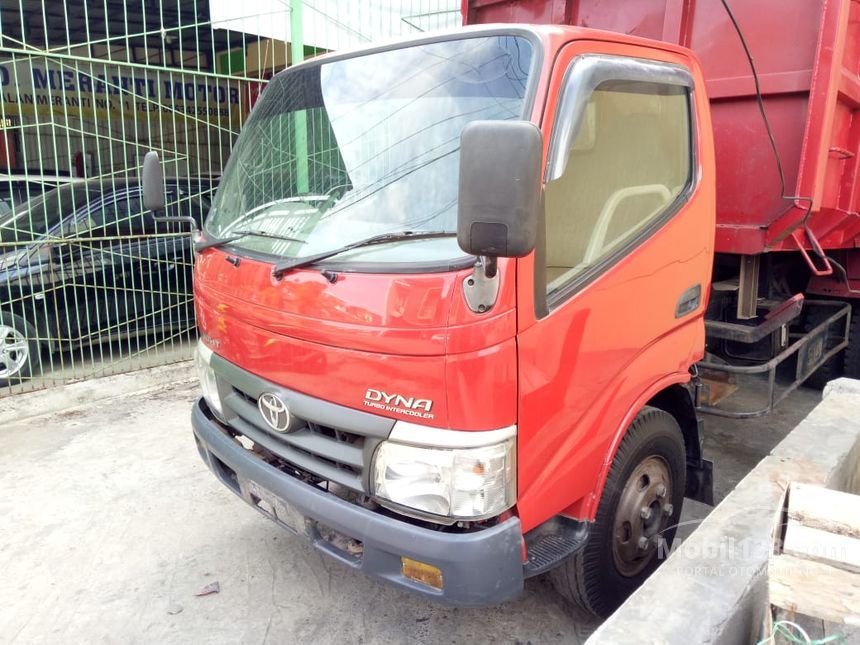 Toyota dyna 2014