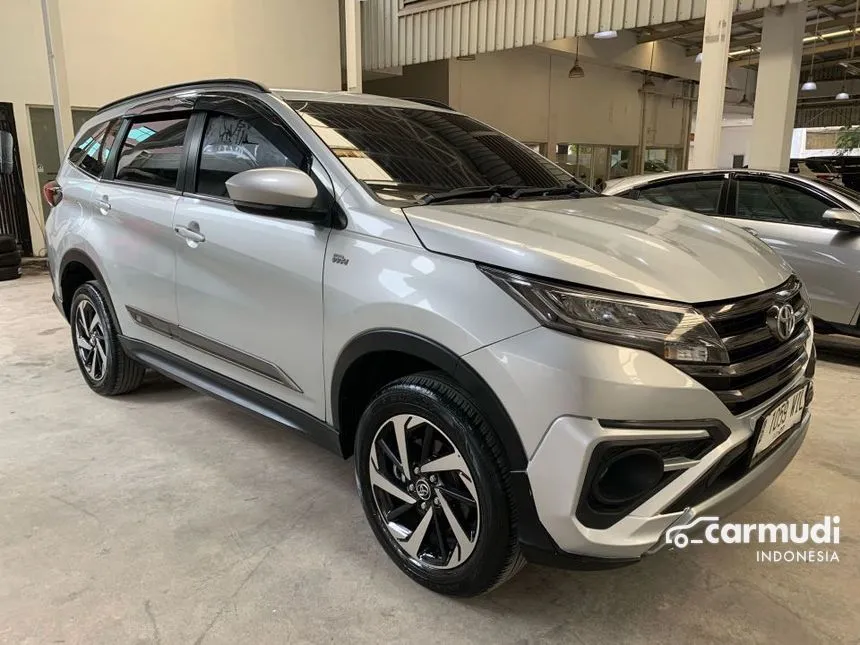 Jual Mobil Toyota Rush 2022 GR Sport 1.5 di DKI Jakarta Automatic SUV Silver Rp 234.000.000