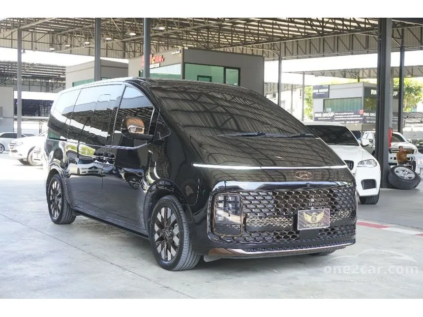 2022 Hyundai Staria Premium Van