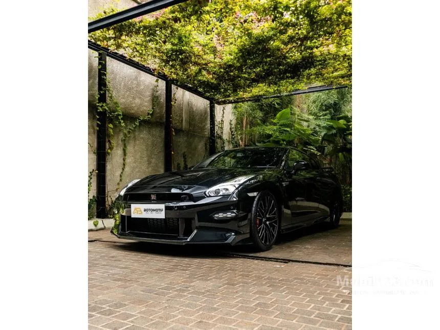 Jual Mobil Nissan GT
