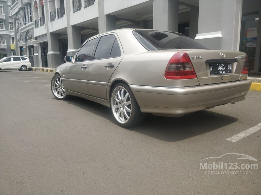 Jual Mobil Mercedes-Benz C230 1998 W202 2.3 Automatic 2.3 