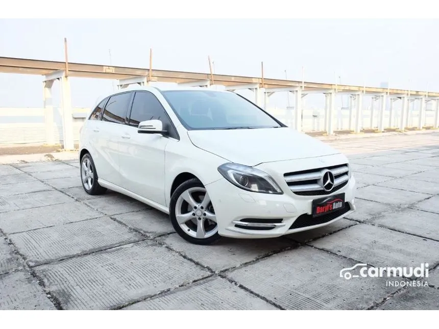 2015 Mercedes-Benz B200 Sport Hatchback