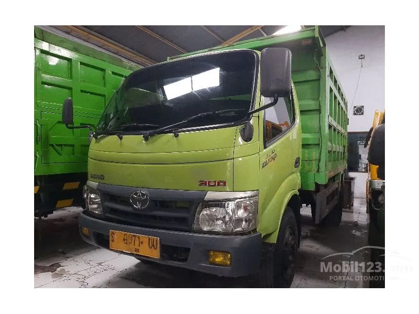 Jual Mobil Hino Dutro 2020 130 HD 4.0 di Jawa Timur Manual Lorry Hijau Rp 300.000.000