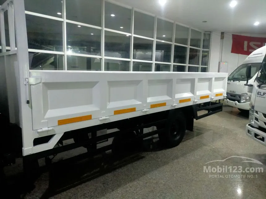 2023 Isuzu Elf NLR Truck