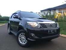 2012 Toyota Fortuner VNT 2.5 SUV hitam kondisi sempurna