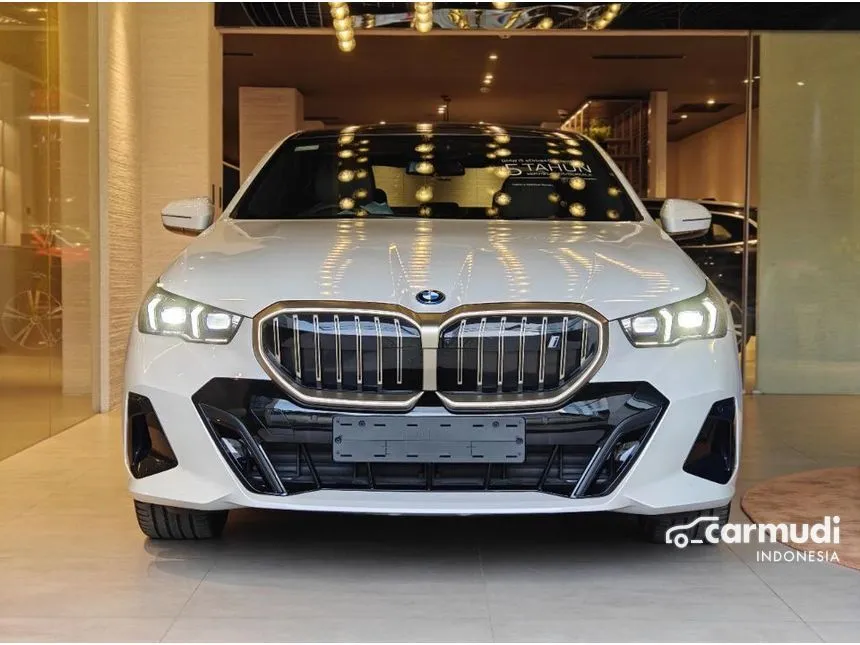 2025 BMW i5 eDrive40 M Sport Sedan