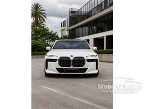 2024 BMW 735i 3.0 M Sport Sedan