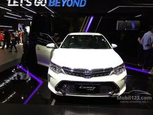 Ready Toyota Camry 2.5 L AT Hybrid 2017 (ATPM & Waranty Astra) (Tersedia warna White Pearl Mica, Grayish Blue Metallic, True Blue Metallic)