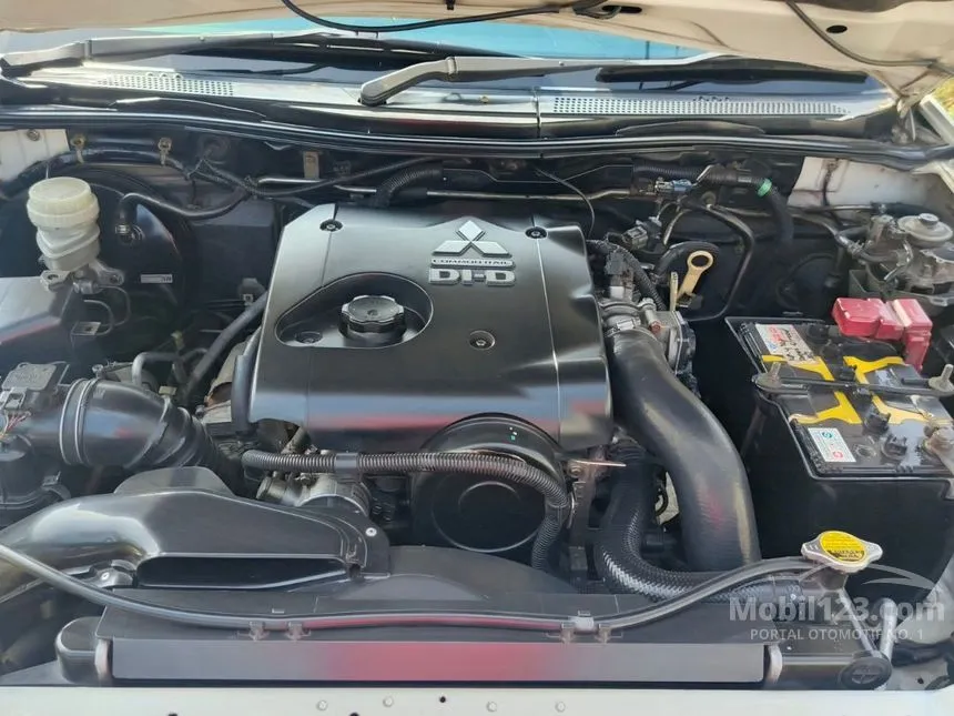 2011 Mitsubishi Pajero Sport Exceed 4x2 SUV