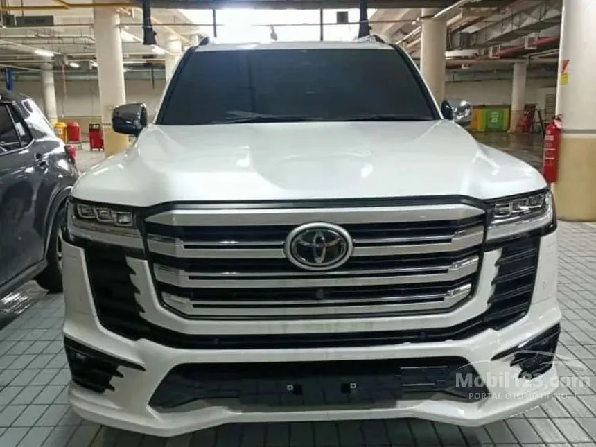 2024 Toyota Land Cruiser 300 VX-R 70th Anniversary SUV