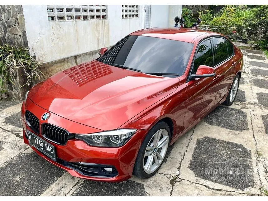 Jual Mobil BMW 320i 2019 Sport 2.0 di Jawa Barat Automatic Sedan Merah Rp 450.000.000