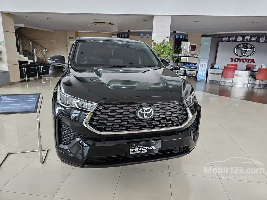 Jual Mobil Toyota Kijang Innova Zenix 2024 V 2.0 di DKI Jakarta Automatic Wagon Hitam Rp 370.000.000
