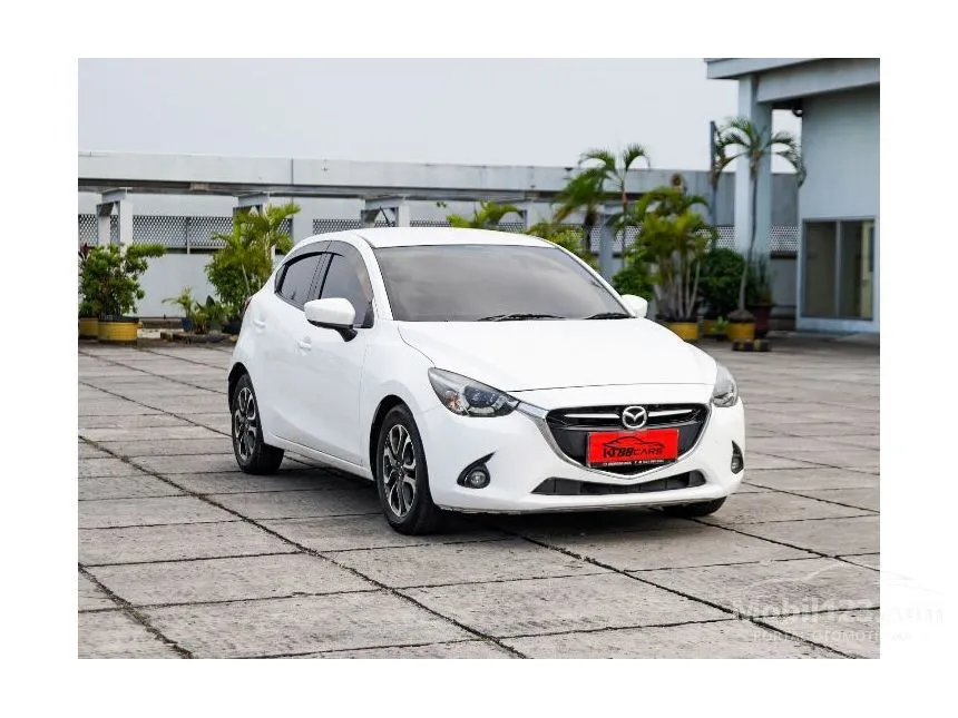 Jual Mobil Mazda 2 2016 R 1.5 di DKI Jakarta Automatic Hatchback Putih Rp 165.000.000