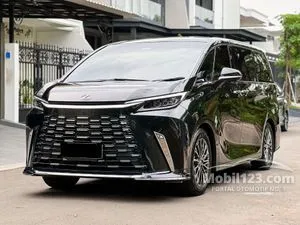 2023 Lexus LM 350h 2.5 4 Seater MPV