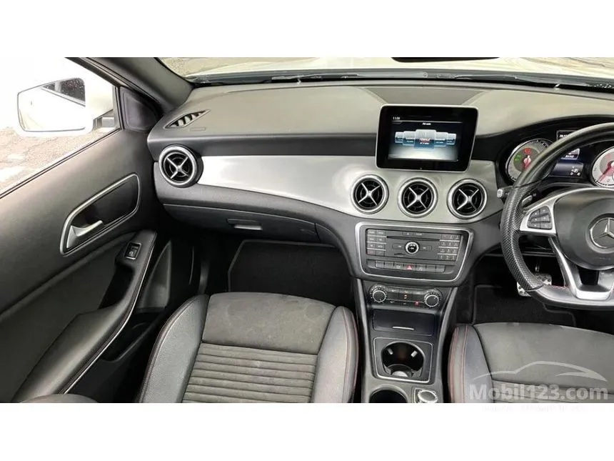 2016 Mercedes-Benz GLA200 Sport SUV