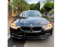 2016 BMW 320i 2.0 Sport Sedan LCi 2016/2017 Service Record Free Warranty & Service Tangan Pertama