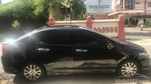 HOT DEALS! Pilihan Mobil Sedan Bekas yang Lagi Diskon