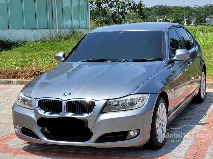 2011 BMW 320i Business Edition Sedan
