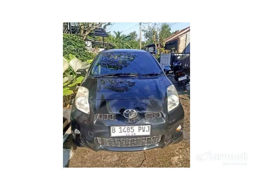 2013 Toyota Yaris E Hatchback