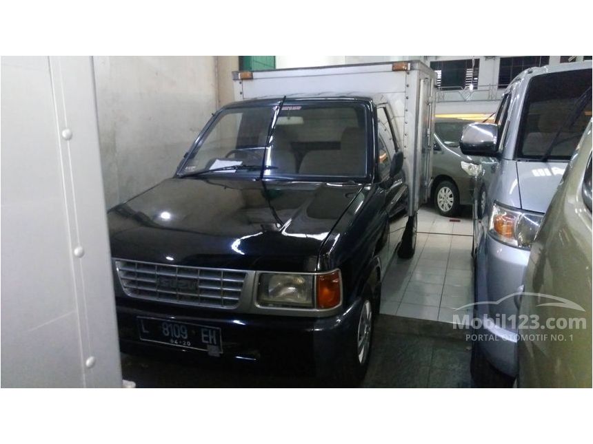 Jual Mobil  Isuzu  Panther  2005  2 4 di Jawa Timur Manual 