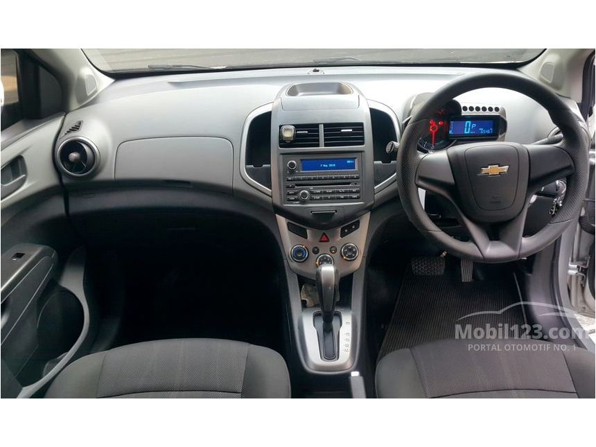 2012 Chevrolet Aveo LT Hatchback
