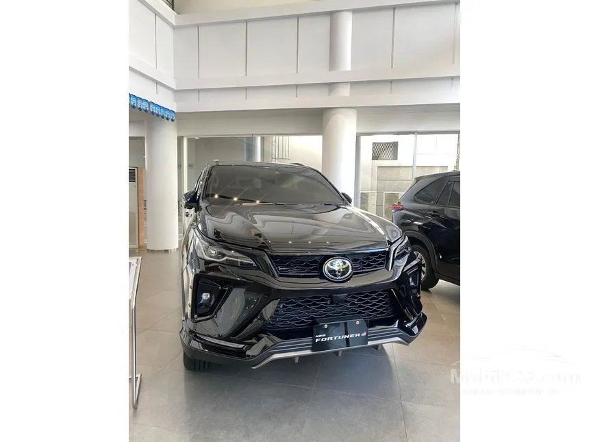 Jual Mobil Toyota Fortuner 2025 VRZ TSS GR Parts Aero Package 2.8 di DKI Jakarta Automatic SUV Hitam Rp 570.000.000