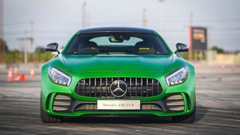 เมอร์เซเดส-เบนซ์ เปิดตัว 2 รุ่นใหม่ Mercedes-AMG GT R และ Mercedes-AMG GT C รถยนต์สปอร์ตสายพันธุ์แรง