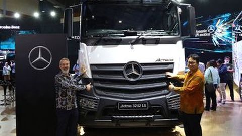 Mercedes-Benz Pamer Teknologi Baru di GIICOMVEC 2020