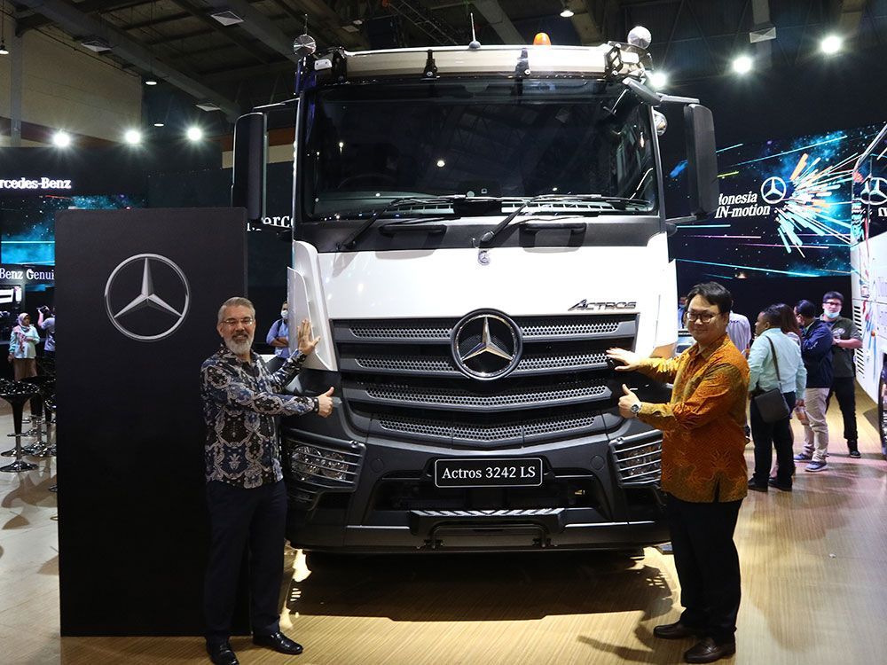 Mercedes-Benz Pamer Teknologi Baru di GIICOMVEC 2020