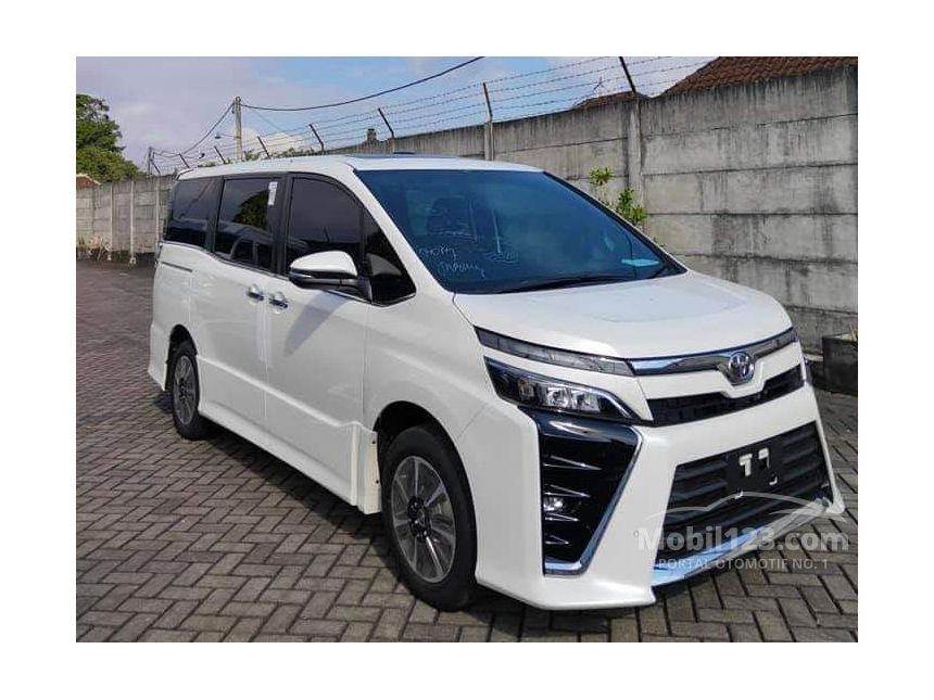 Toyota voxy 2019 фото