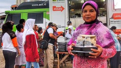Food Truck Mitsubishi Bagikan 1.000 Porsi Makan Gratis