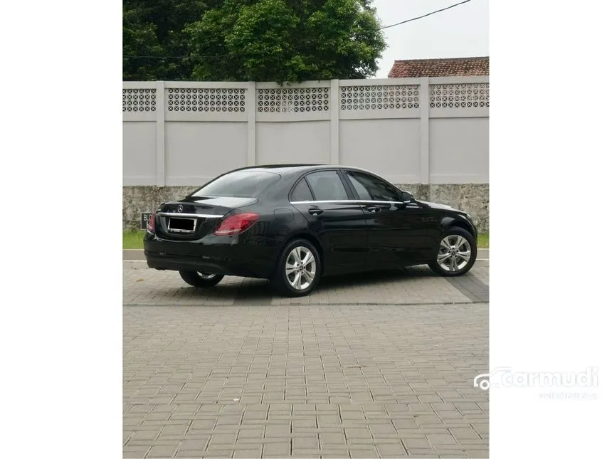 2017 Mercedes-Benz C200 Avantgarde Sedan