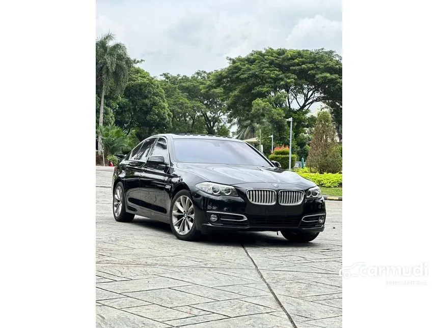 2014 BMW 520i Modern Sedan
