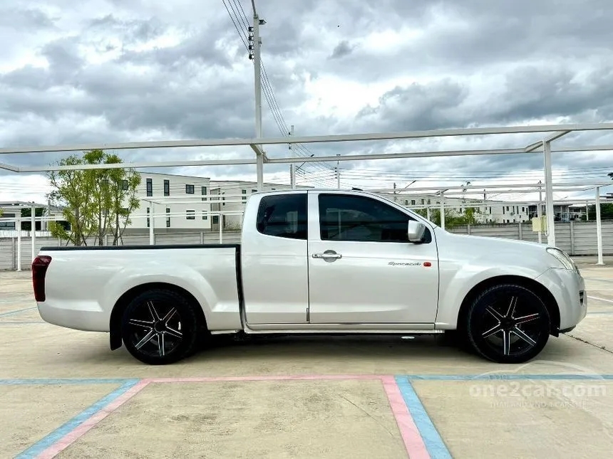 2015 Isuzu D-MAX S Space Cab Pickup