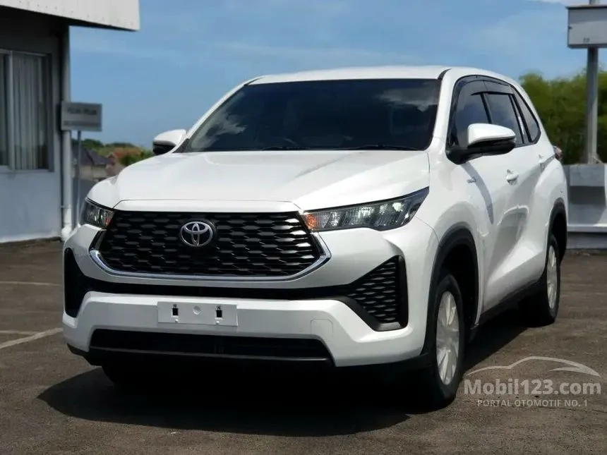 Jual Mobil Toyota Kijang Innova Zenix 2024 G HV 2.0 di Kalimantan Tengah Automatic Wagon Putih Rp 375.000.000