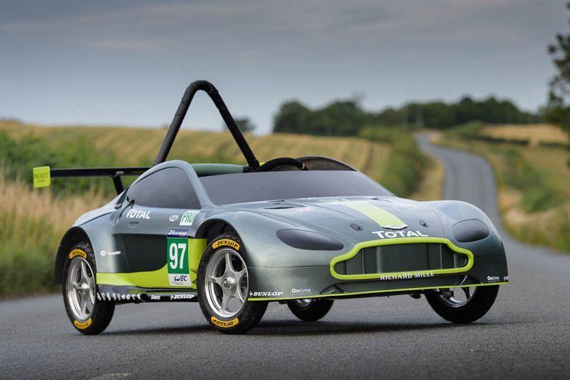 Kolaborasi Aston Martin dan Red Bull Hasilkan Mobil Unik 2