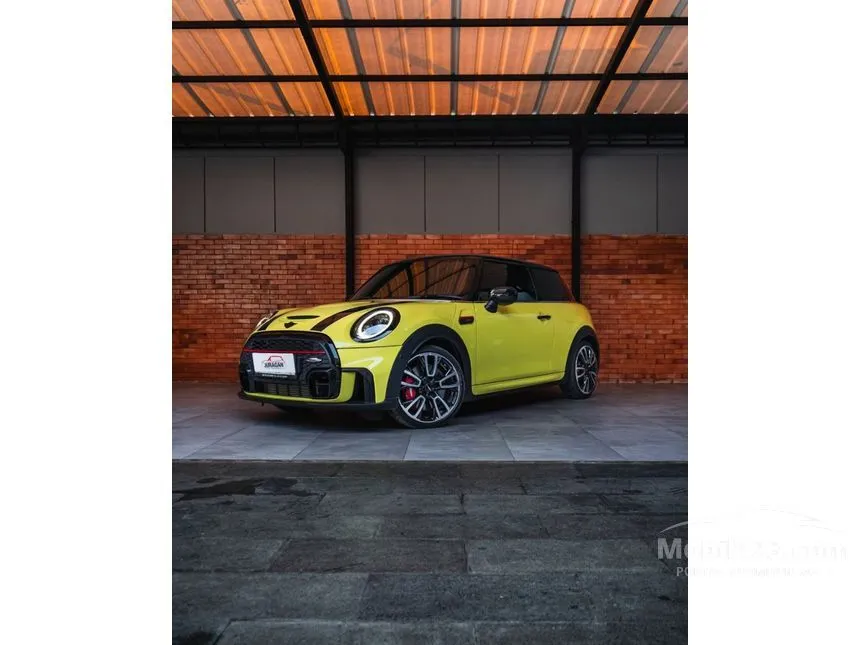 Jual Mobil MINI Cooper 2023 John Cooper Works 3 Door 2.0 di DKI Jakarta Automatic Hatchback Kuning Rp 975.000.000