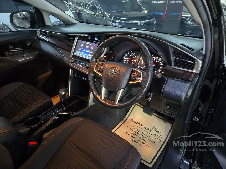 2022 Toyota Kijang Innova V Luxury MPV