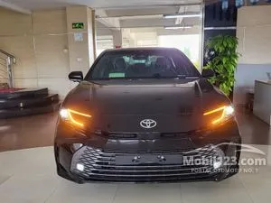 2025 Toyota Camry 2.5 Hybrid (Premium Color) Sedan