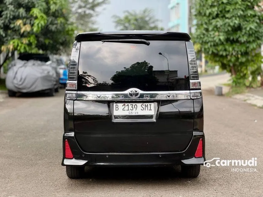 2018 Toyota Voxy MPV