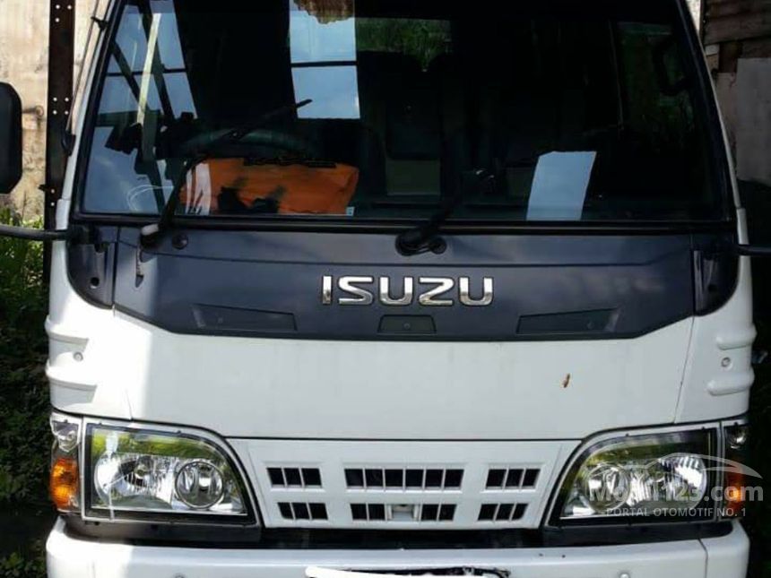 2015 Isuzu Elf Minibus