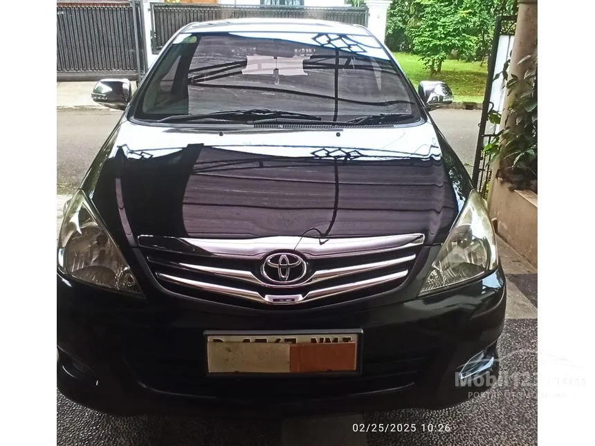Jual Mobil Toyota Kijang Innova 2011 V 2.0 di Banten Automatic MPV Hitam Rp 142.000.000