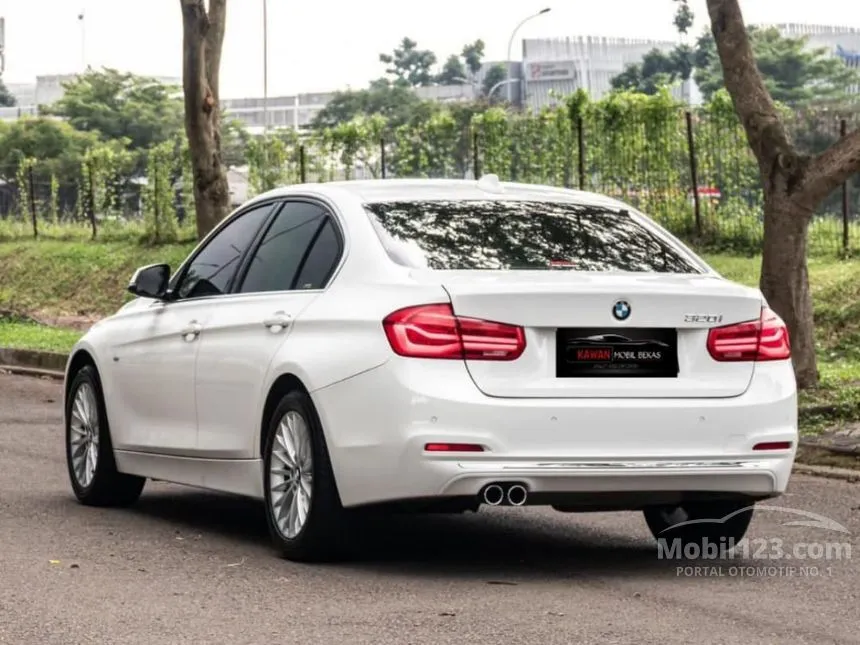 Jual Mobil BMW 320i 2018 Luxury 2.0 di Banten Automatic Sedan Putih Rp ...