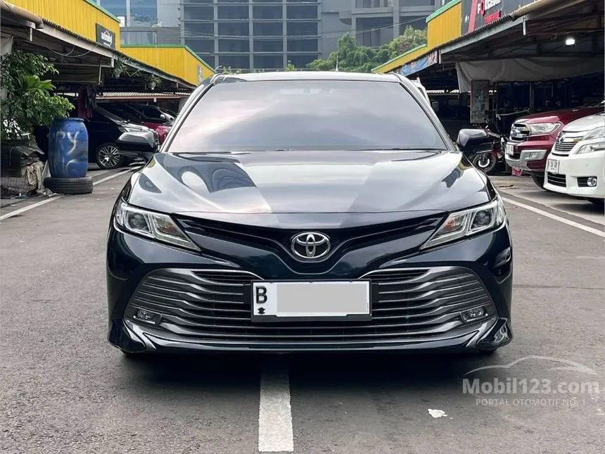 2020 Toyota Camry V Sedan