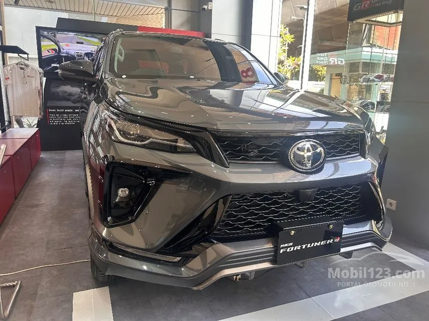 Jual Mobil Toyota Fortuner 2024 VRZ TSS GR Parts Aero Package 2.8 di Banten Automatic SUV Abu
