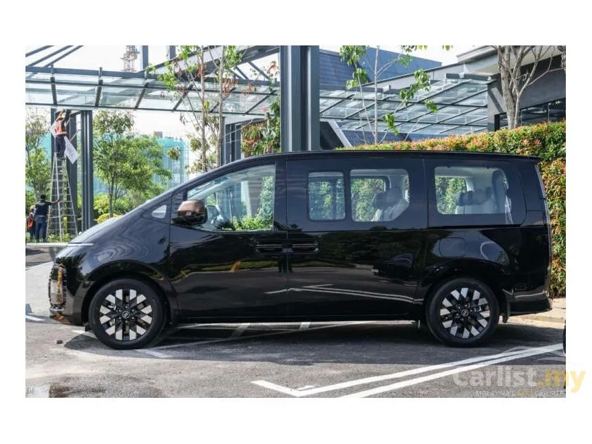 2025 Hyundai Staria Style (10-seater) MPV