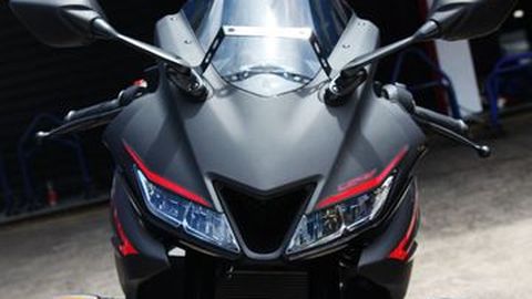 Bijak Gunakan Fitur Hazard di All New Yamaha R15