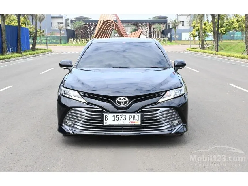 2020 Toyota Camry V Sedan